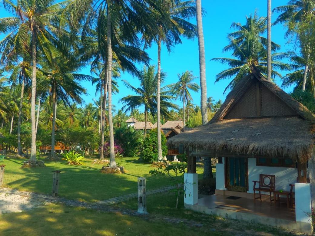 Ary'S Lagoon Bungalow & Hotel Karimunjawa Εξωτερικό φωτογραφία